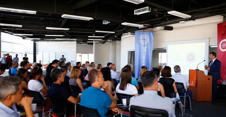 Teknopark İzmir Meetup Serisi Bilişim Teknolojileri ile Başladı
