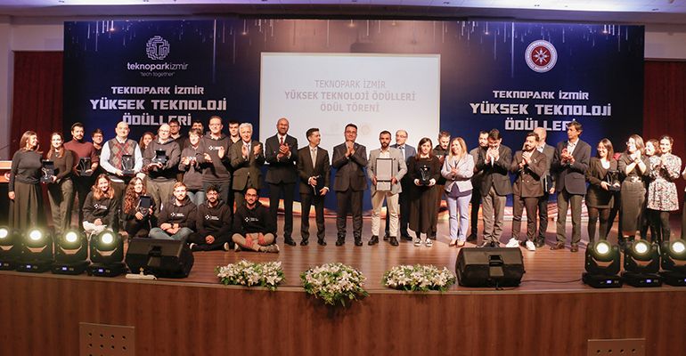 Teknopark İzmir YÜKSEK TEKNOLOJİ ÖDÜLLERİ 5. Kez Sahiplerini Buldu
