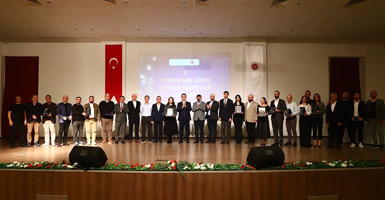 Teknopark İzmir Yüksek Teknoloji Ödülleri Verildi